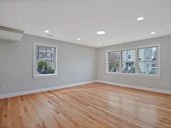 5th image of 80 Depeyster St #2
