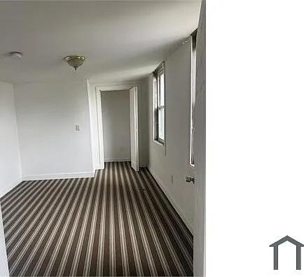 875 1/2 Main St #1