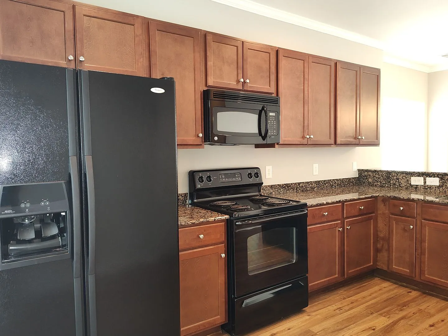 Corner Unit Townhome located in the Village Park Community! — Photo 4