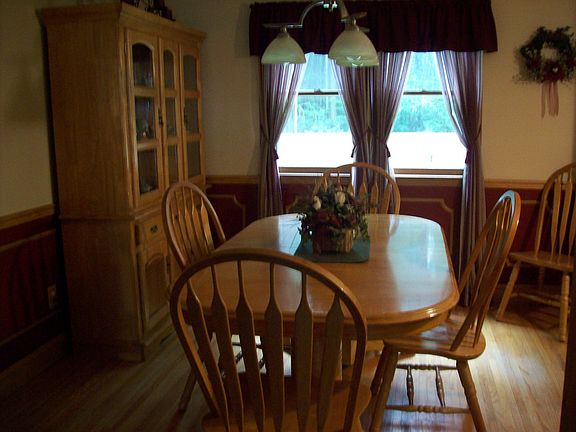 5th image of 3270 Beechwood Cir