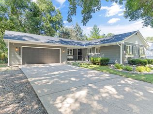 15410 Skyview Cir W, Minnetonka, MN 55345