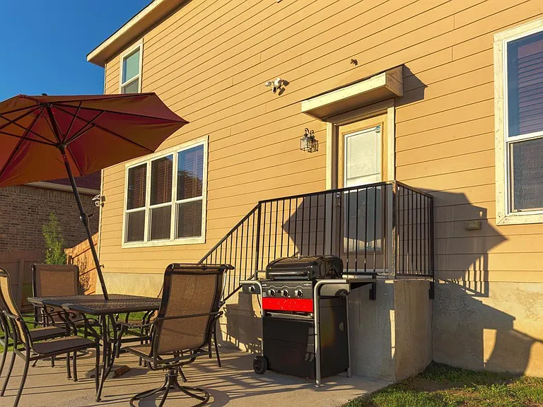 7910 Emmeline Dr — Photo 18