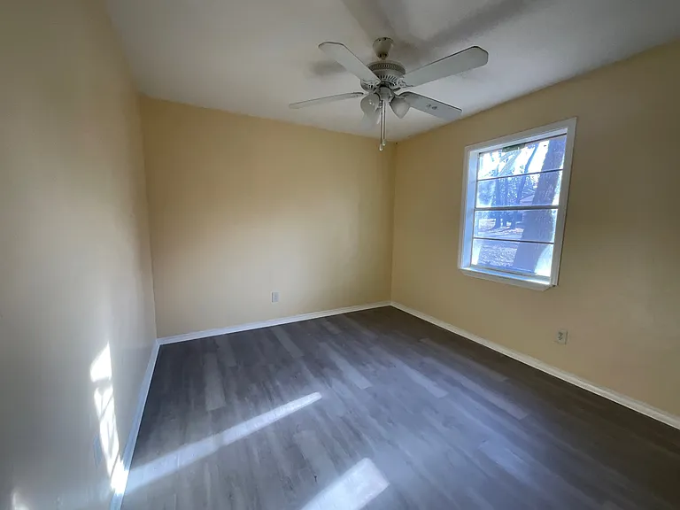 1361 Shady Ln — Photo 18