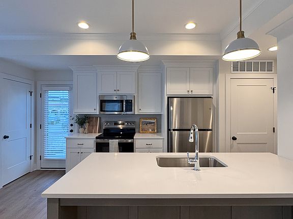 3rd image of 5819 Nall Ave #19
