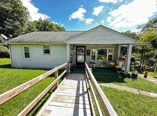 283 Saddleshop Rd, Oak Hill, WV 25901