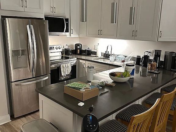 3rd image of 237 Chestnut St #1-517
