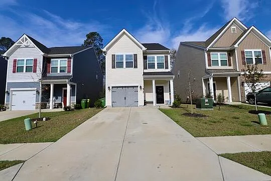 1049 Crescent Moon Loop — Photo 3