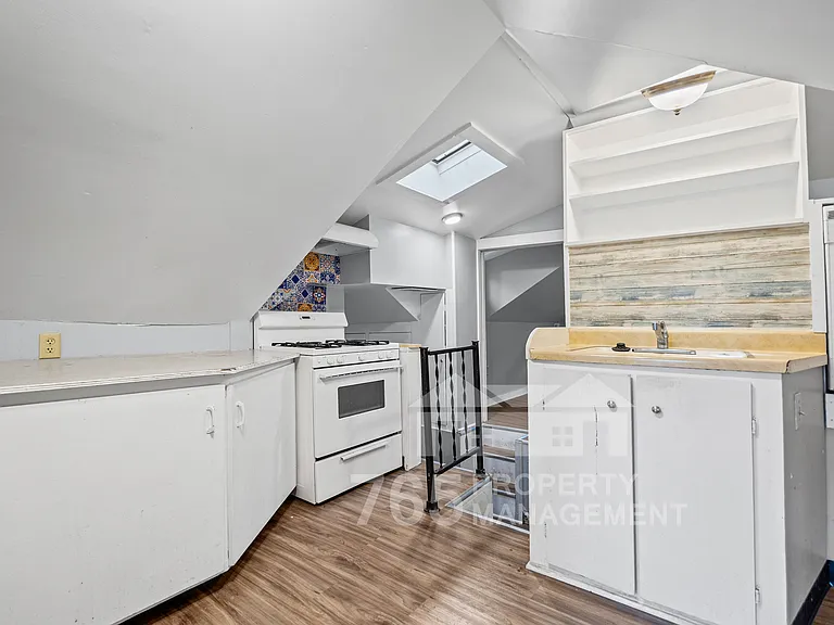 515 S 15th St #4 — Photo 9