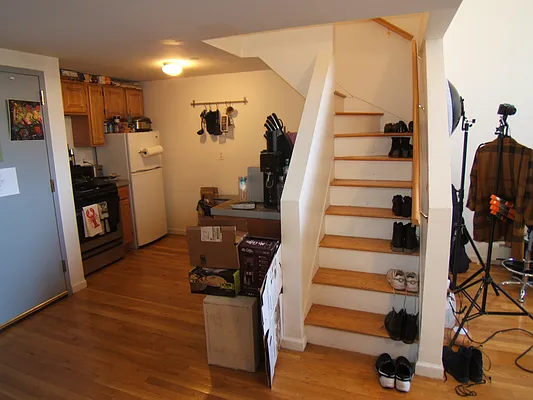 Rented by Joel Weisz, LREB | media 21