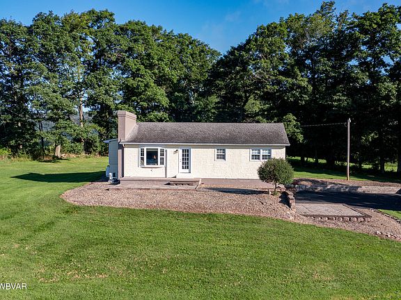 2nd image of 658 Lake Rd