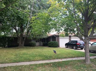 2421 Delaware Dr, Springfield, IL 62702