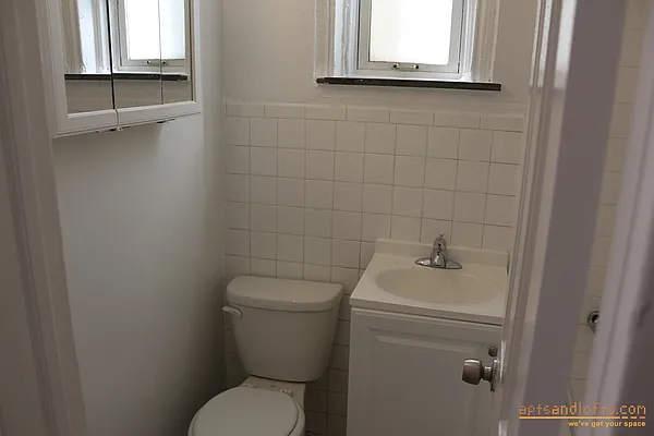 Rented by aptsandlofts.com | media 5