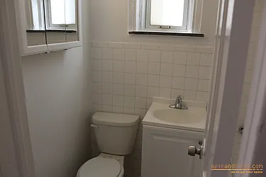 Rented by aptsandlofts.com