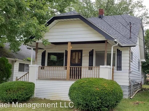 1114 Crawford St, Flint, MI 48507