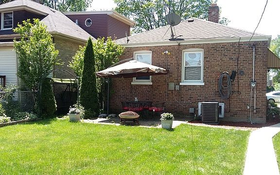 3rd image of 3909 Van Buren St