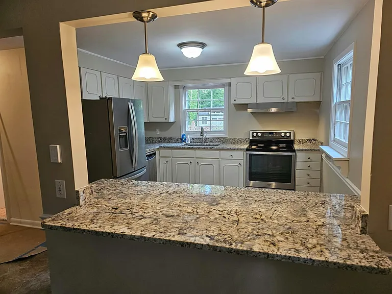 7 Park Dr — Photo 9