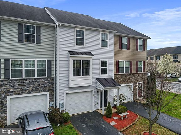 2nd image of 16 Carmody Ln