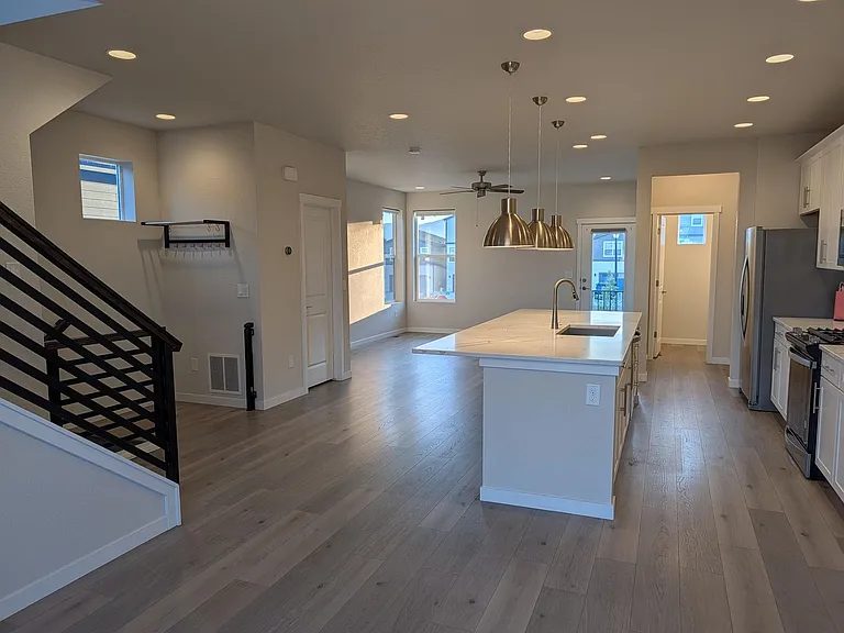 2419 Zorro Hts — Photo 3