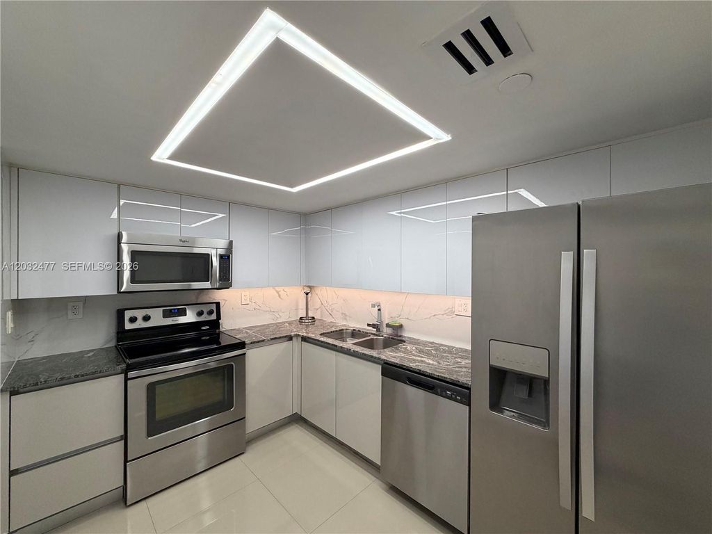 Apartment in Aventura, Miami-Dade - View 2