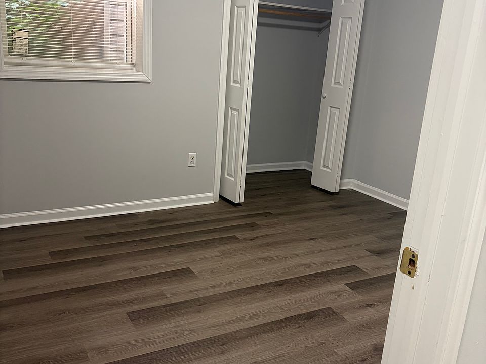 1st image of 40 12th Ave