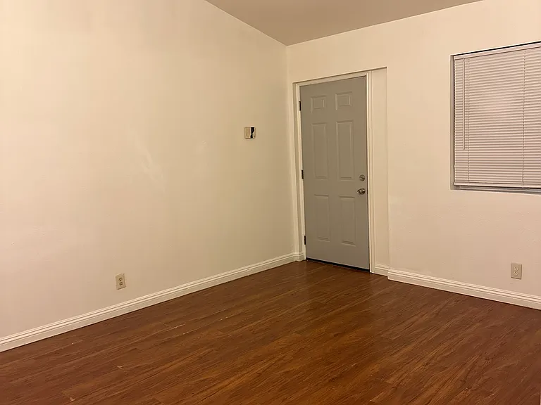 14841 Hunter Ln — Photo 1