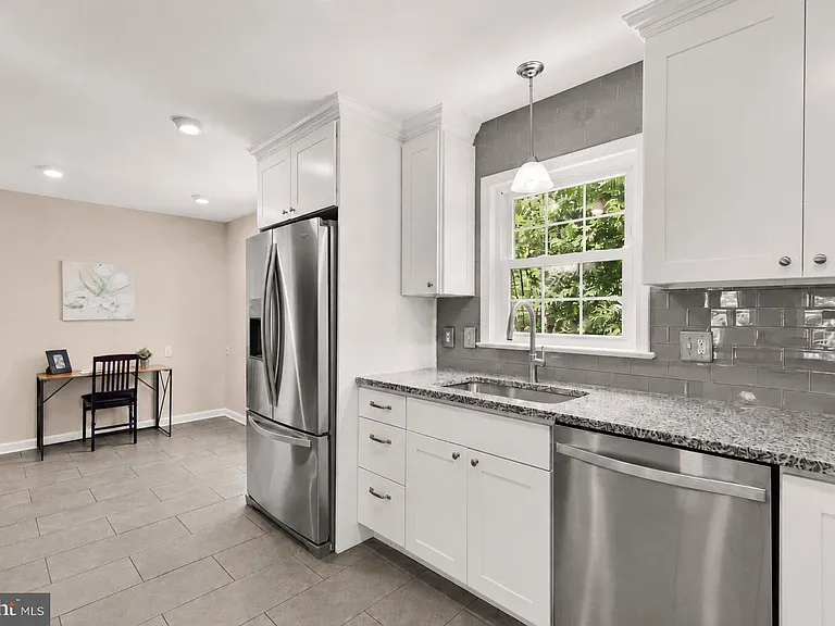 8221 Doctor Craik Ct — Photo 9