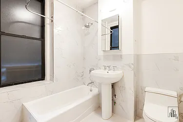 Rented by Barkoff Residential 