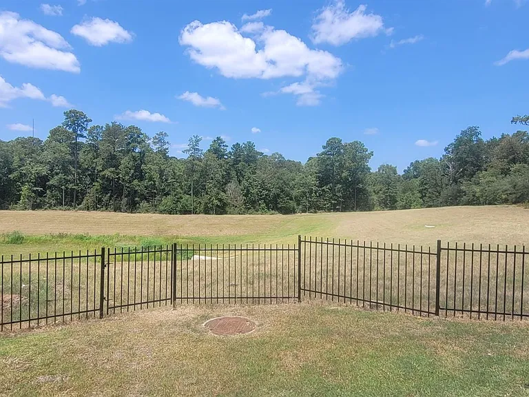 2934 Lawrence Park Ct — Photo 24