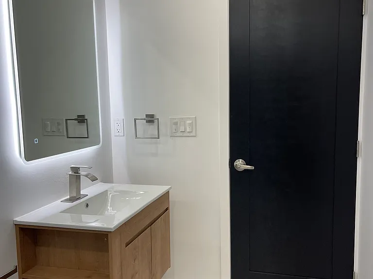 BATHROOM #1