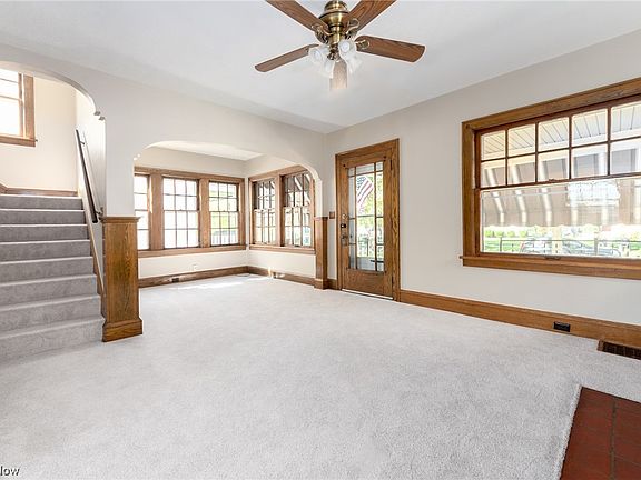 5th image of 2079 Carabel Ave