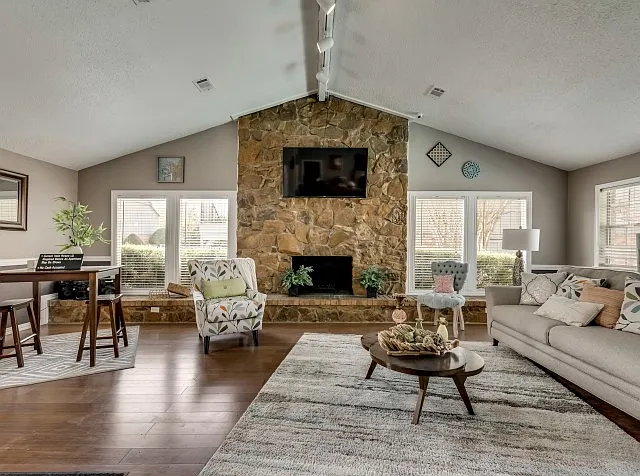 4030 Valley View Ln — Photo 9