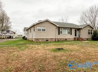 1124 Crestlake Dr, Southside, AL 35907