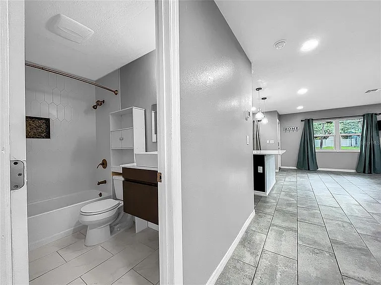 6809 S Himes Ave — Photo 18