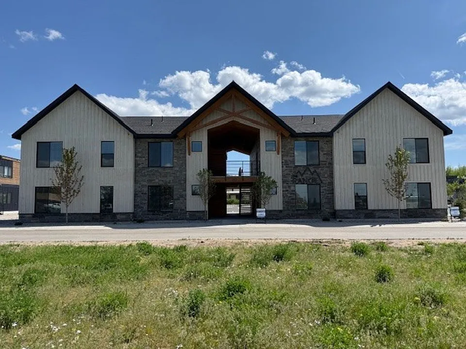 70 Blue Flax Ln