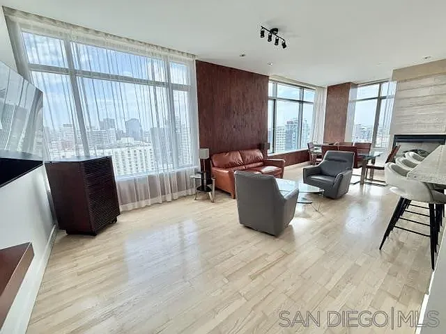 165 6th Ave #2301 — Photo 8