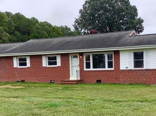 530 S Main St, Kilmarnock, VA 22482