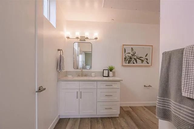 1316 E Grand Ave #104 — Photo 9