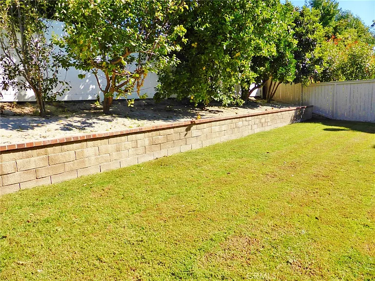 26161 Owl Ct — Photo 17