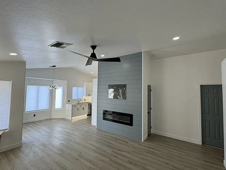 5967 W Del Rio St — Photo 3