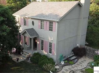 16808 L Cir, Omaha, NE 68135