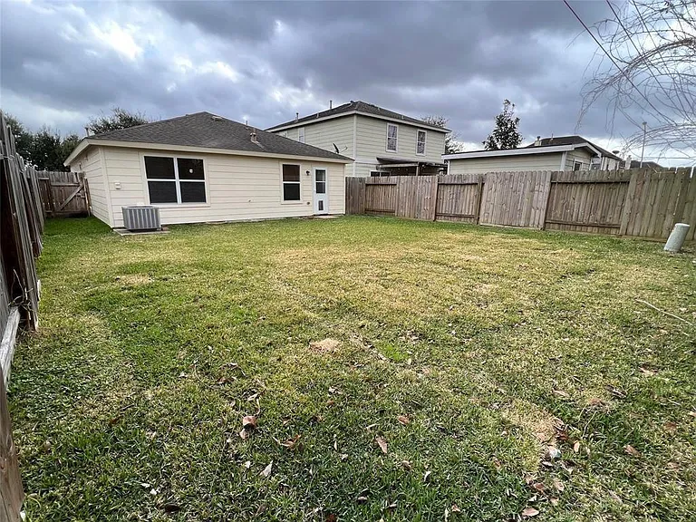 12007 Madison Oak St — Photo 16