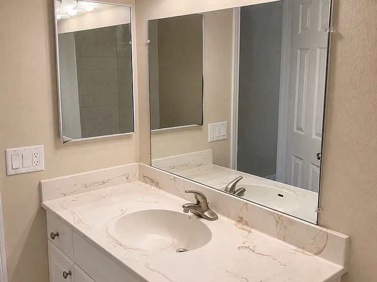 7913 Pinehurst Dr — Photo 9