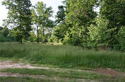 2nd image of 500 Busby Ln