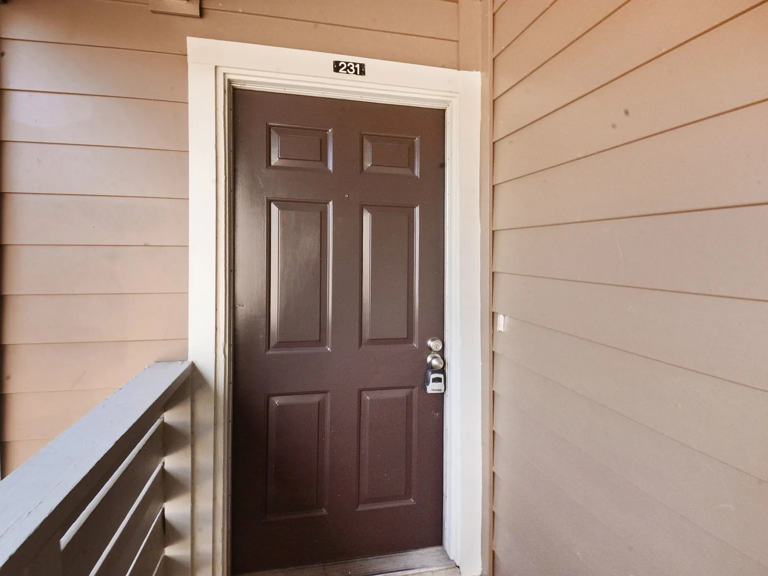 2 bed, 941 sqft, $1,445 — Photo 2