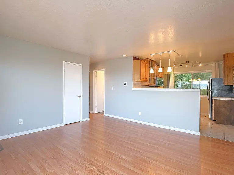 3425 SW Barbur Blvd #12 — Photo 12