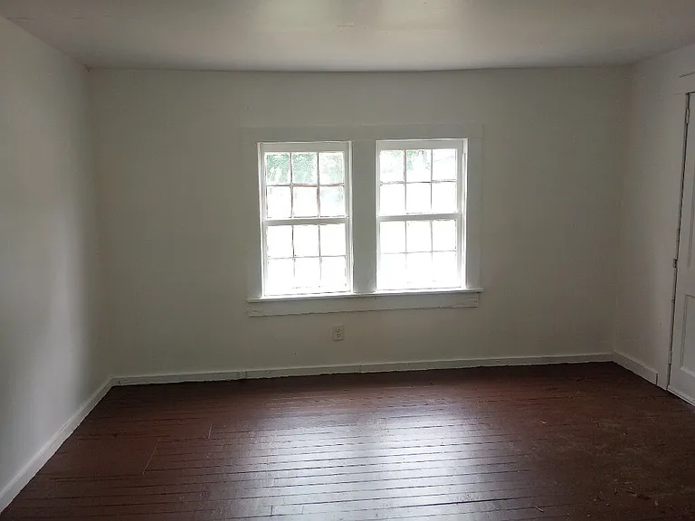 101B Bond St — Photo 3