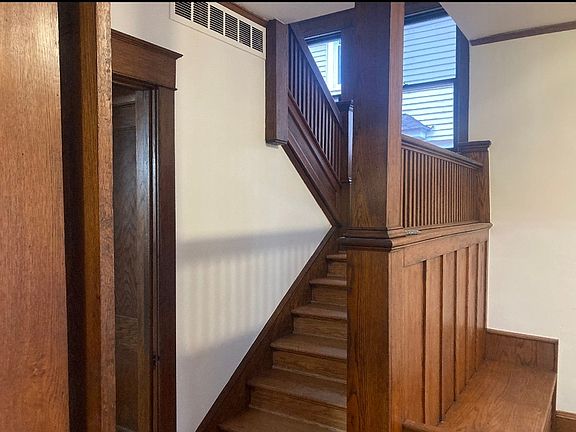 5th image of 126 Kensington Ave