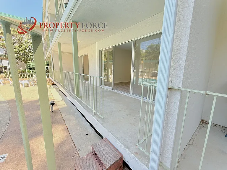 15 Mulberry Ct — Photo 53