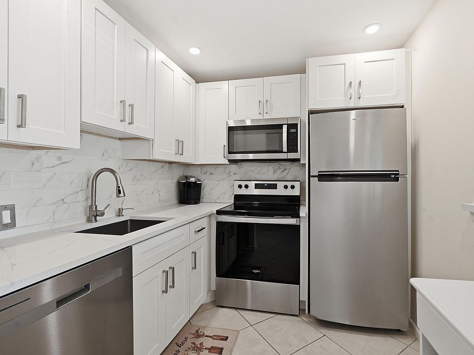 1st image of 314 Brighton #H