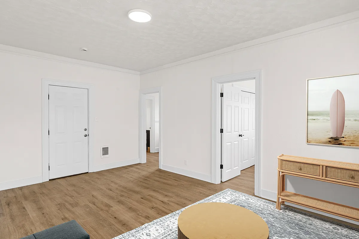 Building Photo - 109 S Park St #2
